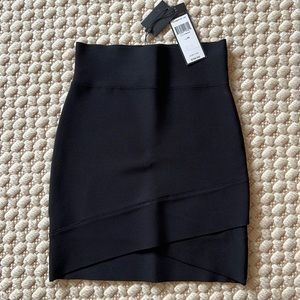 SKIRT-BCBG MAXAZRIA-SIZE XS